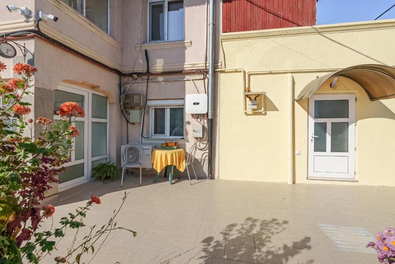 Stone Gate Apartment #3 บูคาเรสต์ ภายนอก รูปภาพ