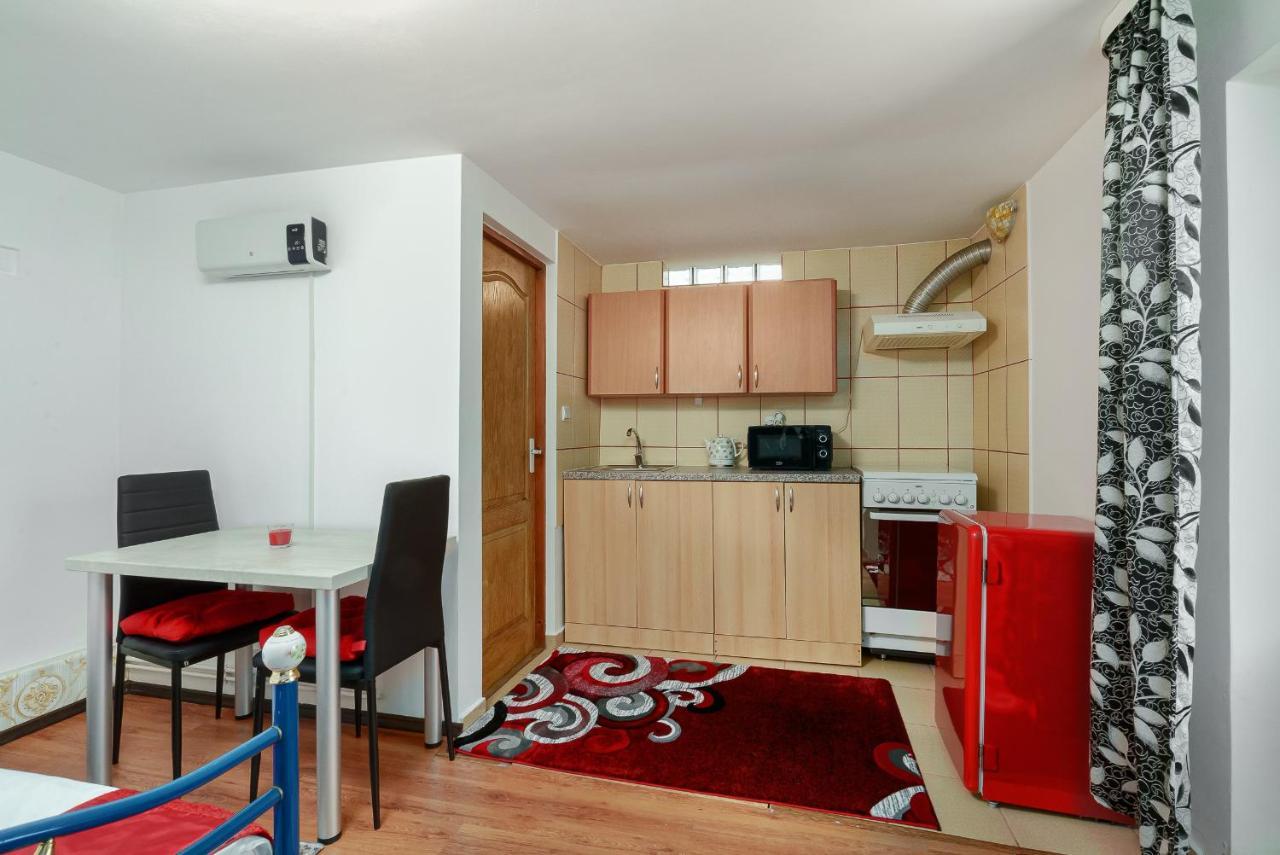 Stone Gate Apartment #3 บูคาเรสต์ ภายนอก รูปภาพ